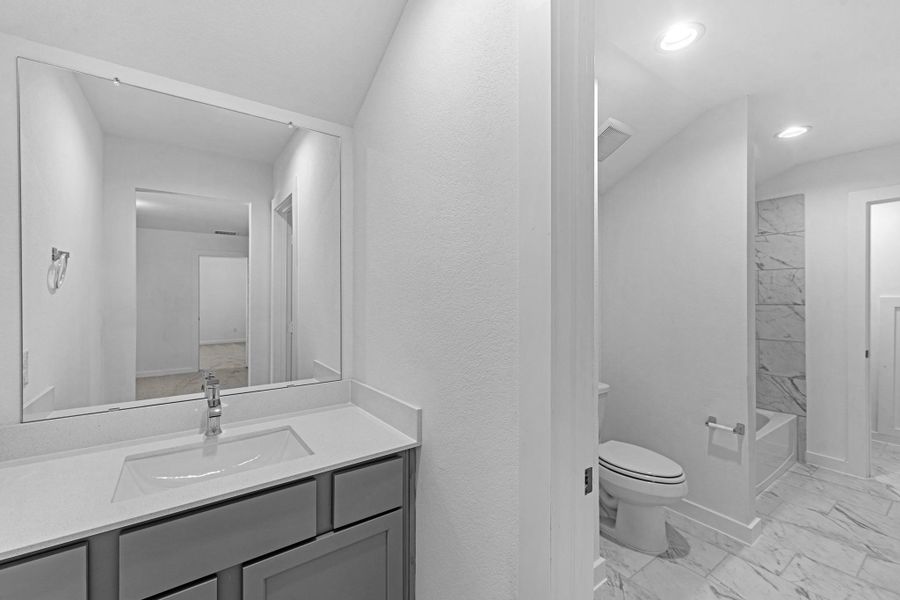 Furnished interior view inside a new home in Huntington Place, Rosharon (Image 9).