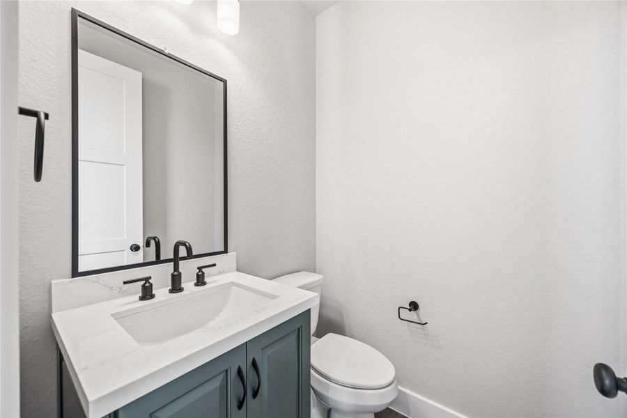 Furnished interior view inside a new home in Valencia, Manvel (Image 5).