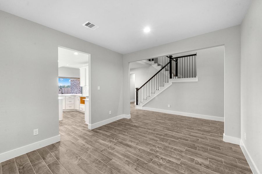 Spacious, unfurnished interior of a new home in Briarwood Crossing, Rosenberg (Image 28).