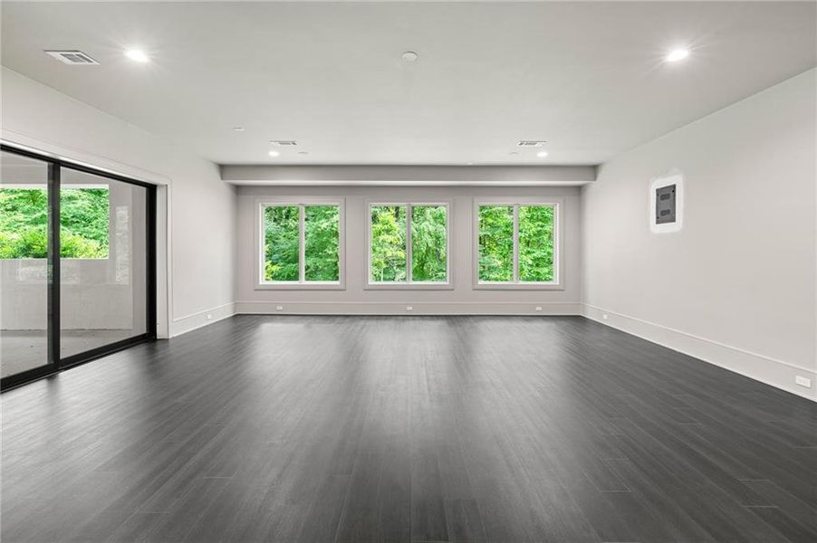 Spacious, unfurnished interior of a new home in , Sandy Springs (Image 63).