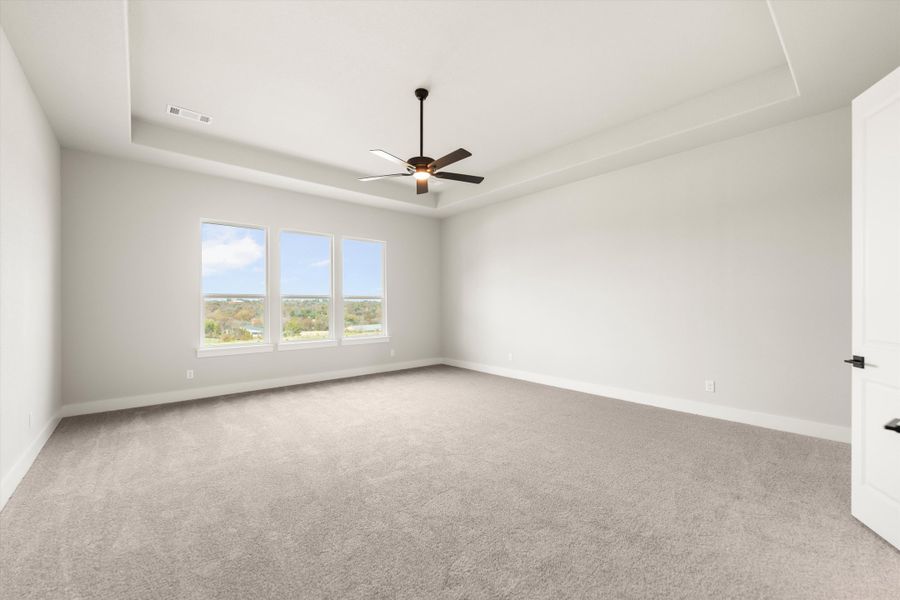 Spacious, unfurnished interior of a new home in Eagle Ridge Estates, Weatherford (Image 34).