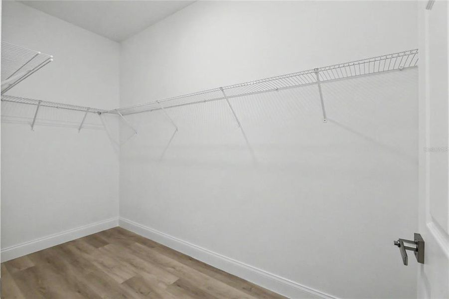 Spacious, unfurnished interior of a new home in , Citrus Springs (Image 13).