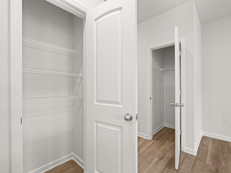 Spacious, unfurnished interior of a new home in Woodbury Park, Atlanta (Image 17). Spacious, unfurnished interior of a new home in Woodbury Park, Atlanta (Image 17).