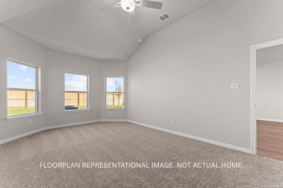 Spacious, unfurnished interior of a new home in Park Place, New Braunfels (Image 11).
