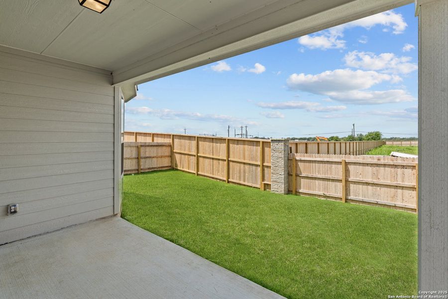 Image 24 of a home in Horizon Ridge.