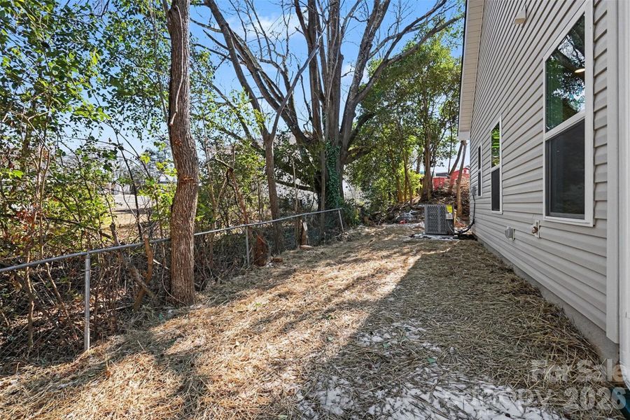 Exterior details and patio area of a home in , Monroe (Image 18).