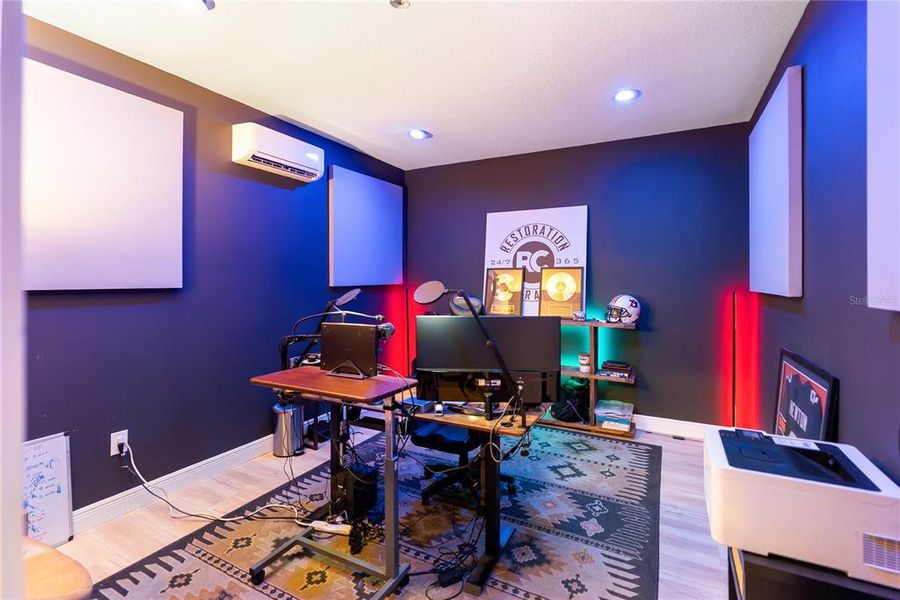 Furnished interior view inside a new home in , Bradenton (Image 19).