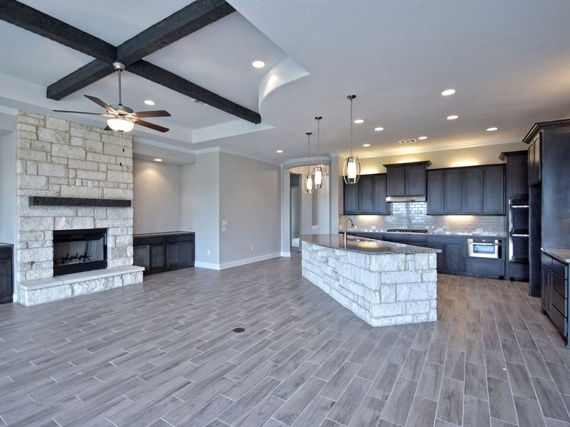 Representative furnished interior of a home built from the San Simeon I by Giddens Homes in Clearwater Ranch, Liberty Hill (Image 297).