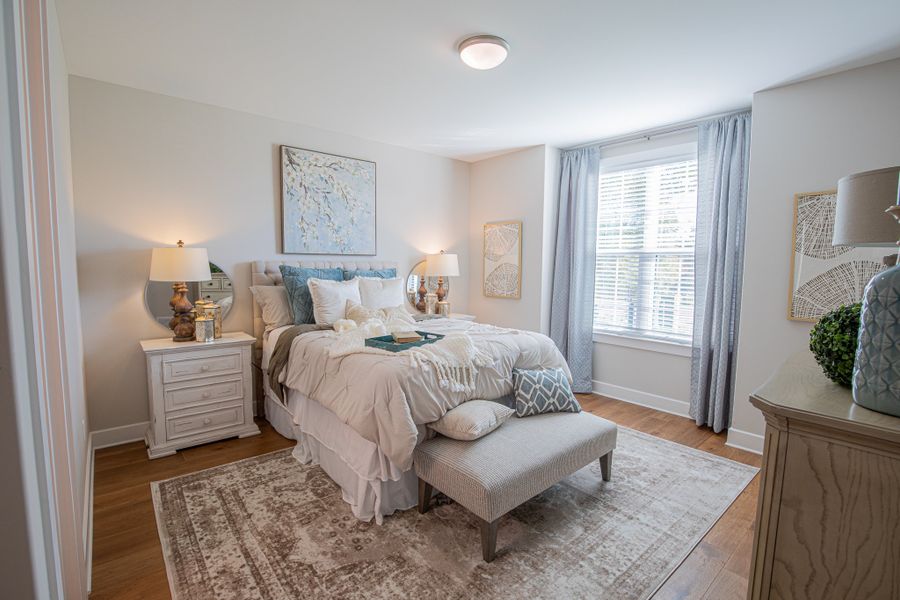 Representative furnished interior of a home built from the Huntington by Grant & Co in White Oak, Arlington (Image 46).