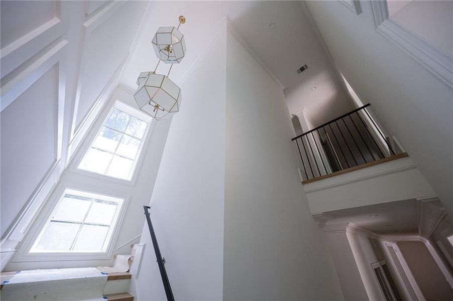 Spacious, unfurnished interior of a new home in Blue Heron Walk, Atlanta (Image 11).
