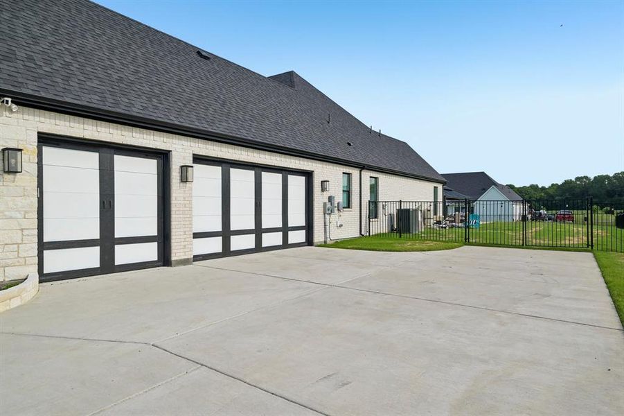 Exterior details and patio area of a home in King Crossing Estates, Van Alstyne (Image 25). Exterior details and patio area of a home in King Crossing Estates, Van Alstyne (Image 25).