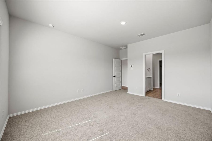 Spacious, unfurnished interior of a new home in Kings Way, Denton (Image 25).
