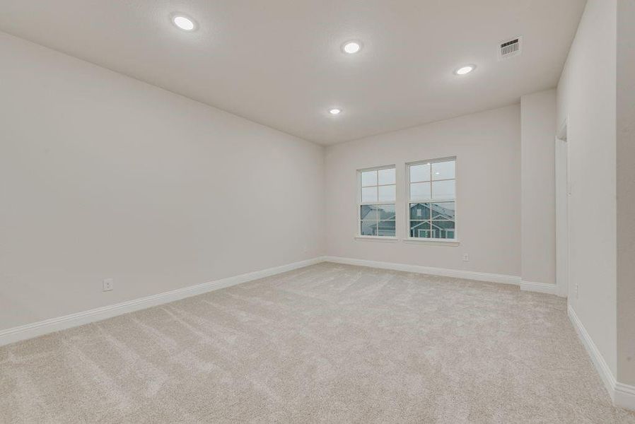 Spacious, unfurnished interior of a new home in Creekside of Crowley, Crowley (Image 36).