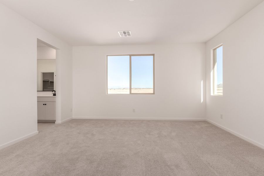 Spacious, unfurnished interior of a new home in Teravalis, Buckeye (Image 8).