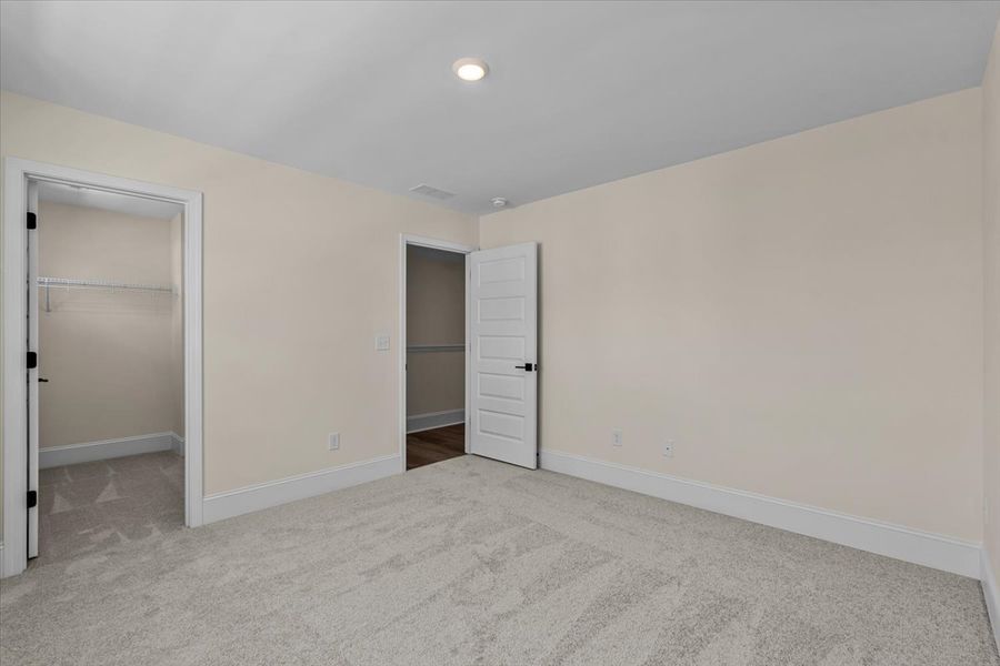 Spacious, unfurnished interior of a new home in Hanes Lake, Winston-Salem (Image 37).