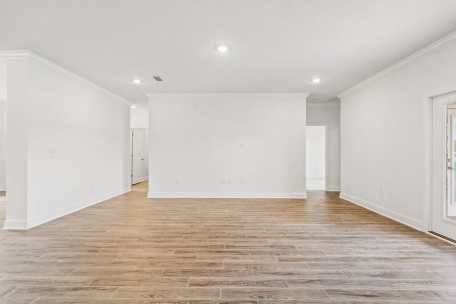 Spacious, unfurnished interior of a new home in Natureview, Freeport (Image 26).