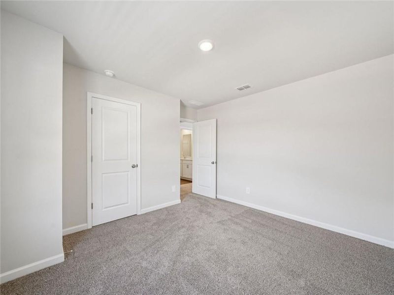 Spacious, unfurnished interior of a new home in Martin Springs - Reserve Series, Lawrenceville (Image 19).