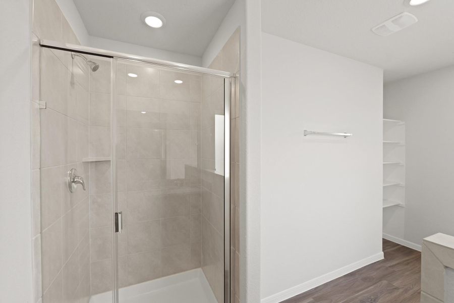 Spacious, unfurnished interior of a new home in Bammel Oaks, Houston (Image 19). Spacious, unfurnished interior of a new home in Bammel Oaks, Houston (Image 19).