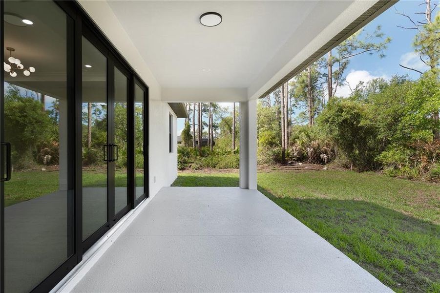 Exterior details and patio area of a home in , Port Charlotte (Image 4).
