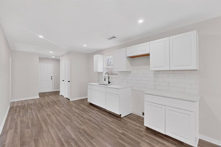 Furnished interior view inside a new home in , Dallas (Image 7).