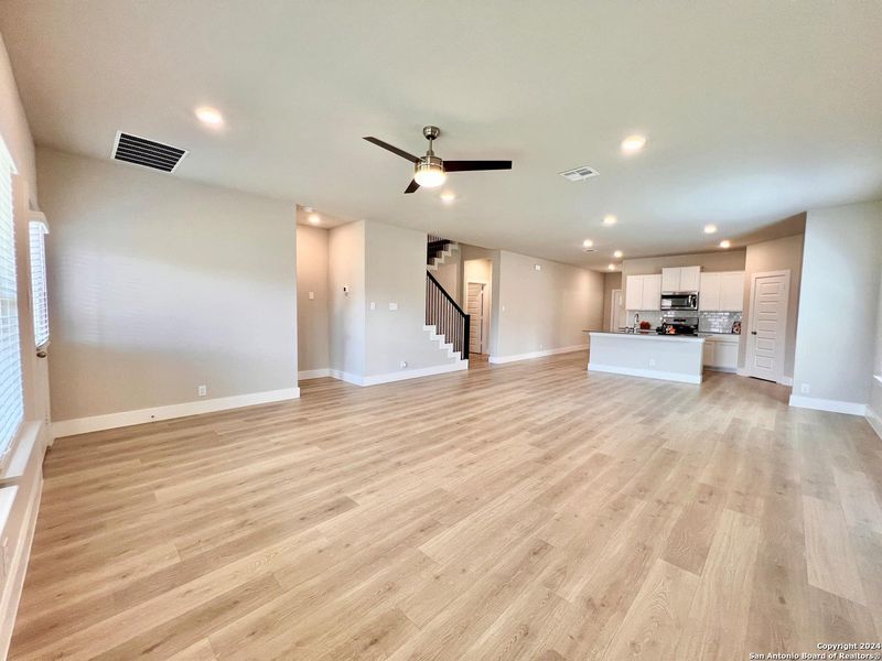Spacious, unfurnished interior of a new home in Brookstone Creek, San Antonio (Image 42). Spacious, unfurnished interior of a new home in Brookstone Creek, San Antonio (Image 42).