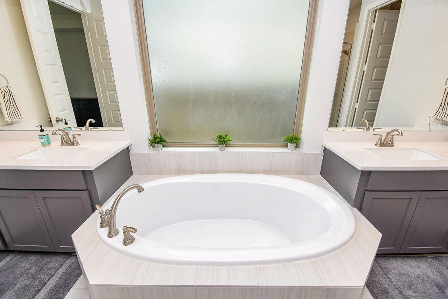 Furnished interior view inside a new home in Stonecreek Estates 50', Richmond (Image 8).