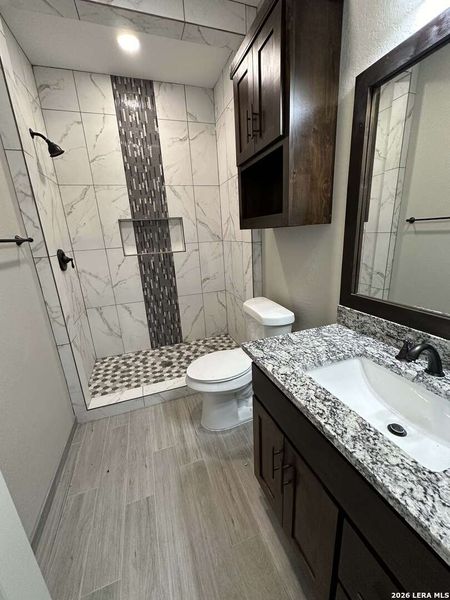 Furnished interior view inside a new home in , La Vernia (Image 9).