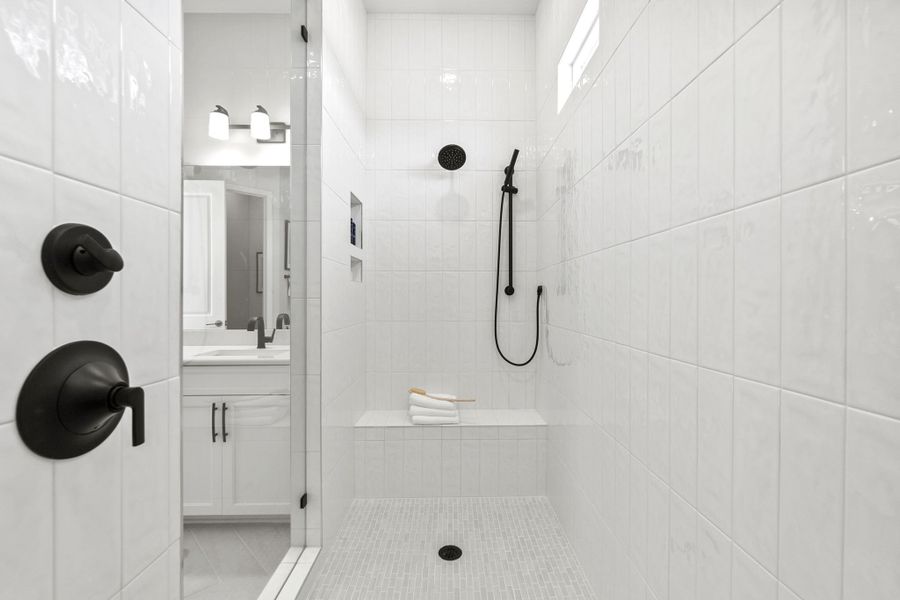 Representative interior finishes for a home built from the Whitmore II by Taylor Morrison in Tramore, Harrisburg (Image 18).