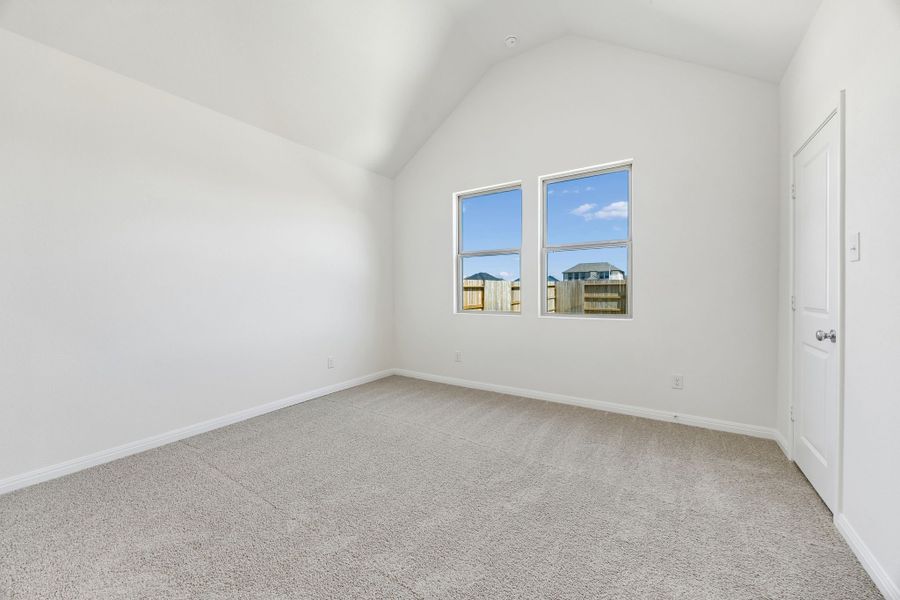 Spacious, unfurnished interior of a new home in Riviera Pines, Huffman (Image 20).