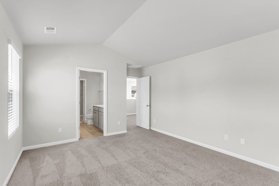 Spacious, unfurnished interior of a new home in Six Oaks, Summerville (Image 21).