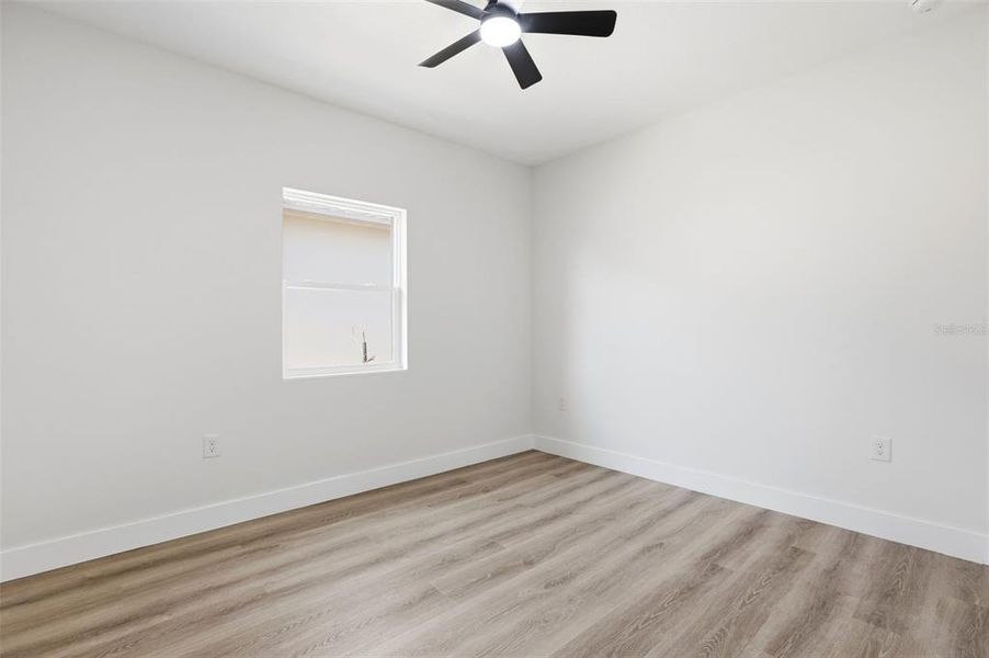 Spacious, unfurnished interior of a new home in , Leesburg (Image 22).