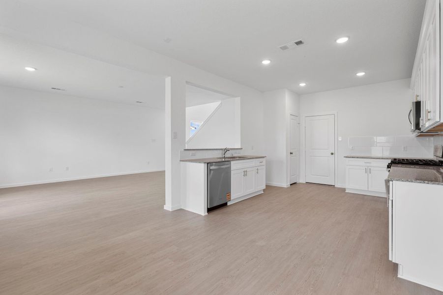 Spacious, unfurnished interior of a new home in Peppervine, Porter (Image 21). Spacious, unfurnished interior of a new home in Peppervine, Porter (Image 21).