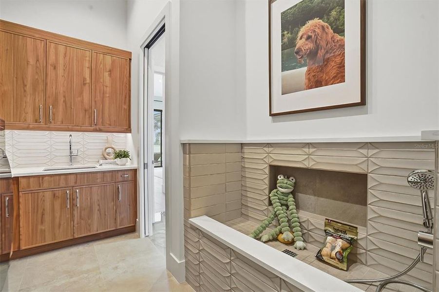 Furnished interior view inside a new home in , Sarasota (Image 37).