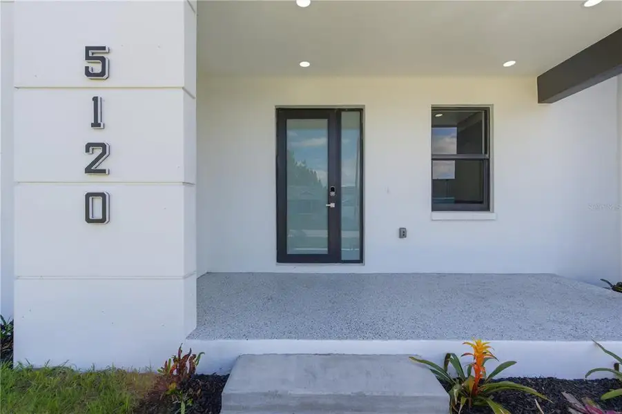 Exterior details and patio area of a home in , Pinellas Park (Image 4).