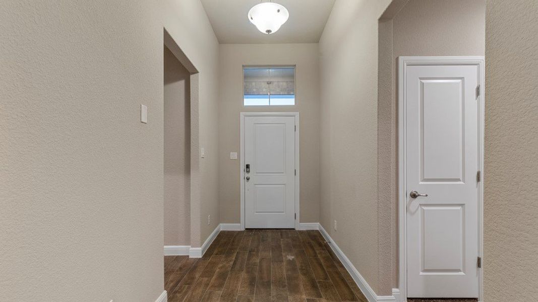 Representative unfurnished interior of a home built from the Guadalupe by D.R. Horton in Eden Ranch, Arlington (Image 39).