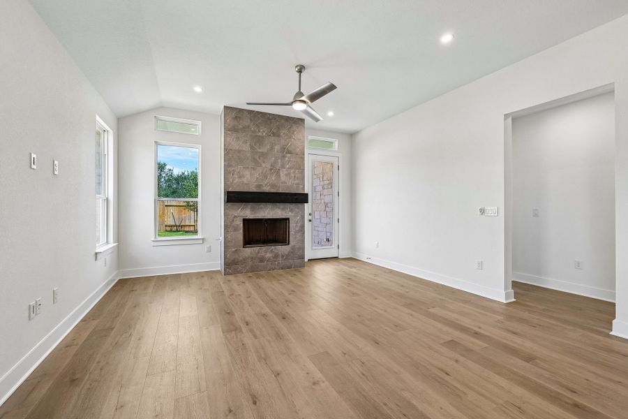 Spacious, unfurnished interior of a new home in Persimmon, Buda (Image 11). Spacious, unfurnished interior of a new home in Persimmon, Buda (Image 11).