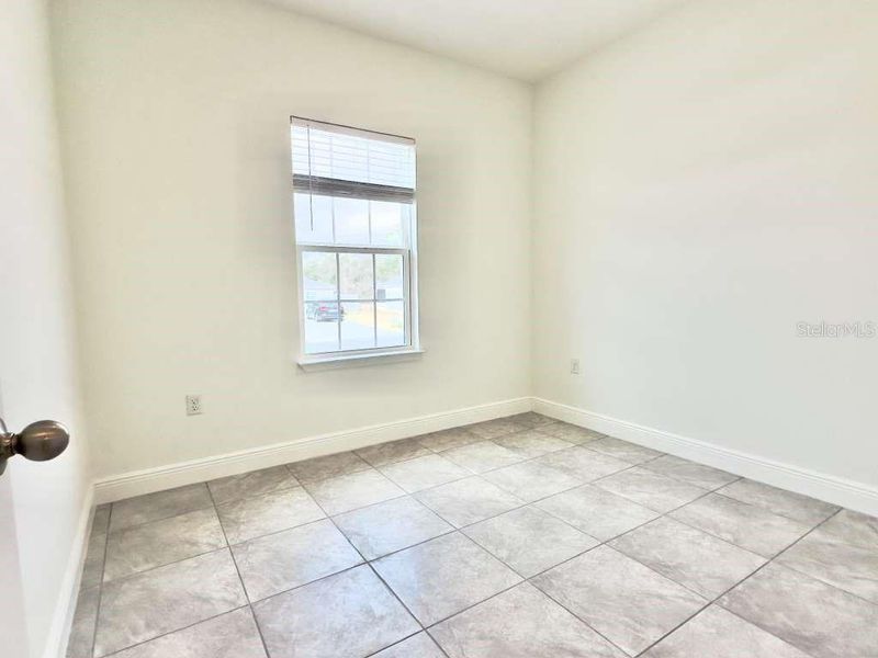 Spacious, unfurnished interior of a new home in , Ocala (Image 20).