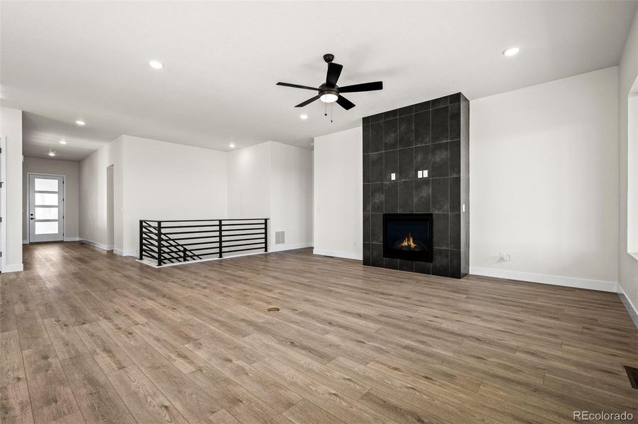 Spacious, unfurnished interior of a new home in Wolf Ranch - Enclave Collection, Colorado Springs (Image 22).