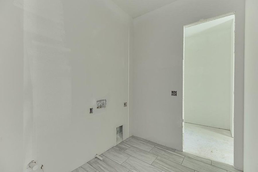 Spacious, unfurnished interior of a new home in , Jefferson (Image 6).
