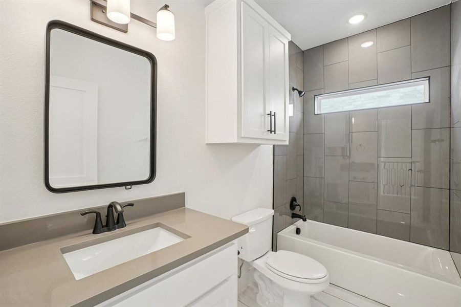 Furnished interior view inside a new home in , Rowlett (Image 19).