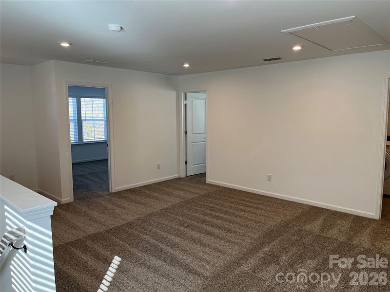 Spacious, unfurnished interior of a new home in Parkside Crossing, Charlotte (Image 11).