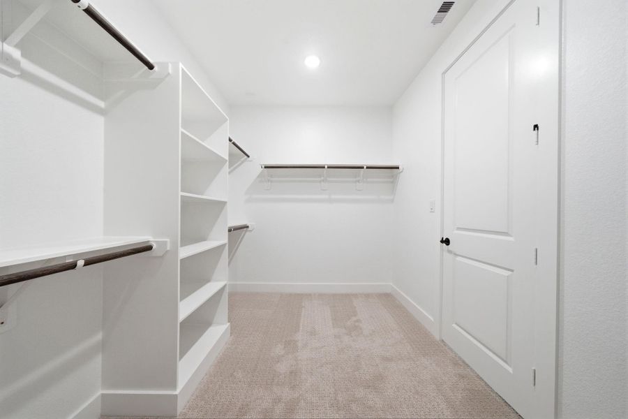 Spacious, unfurnished interior of a new home in Chambers Creek, Willis (Image 32).