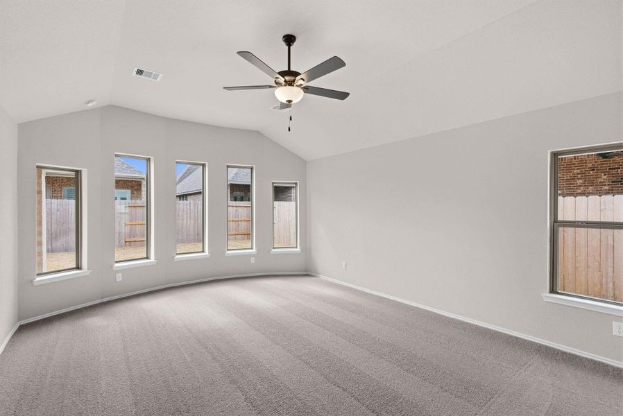 Spacious, unfurnished interior of a new home in Escondido, Magnolia (Image 17).