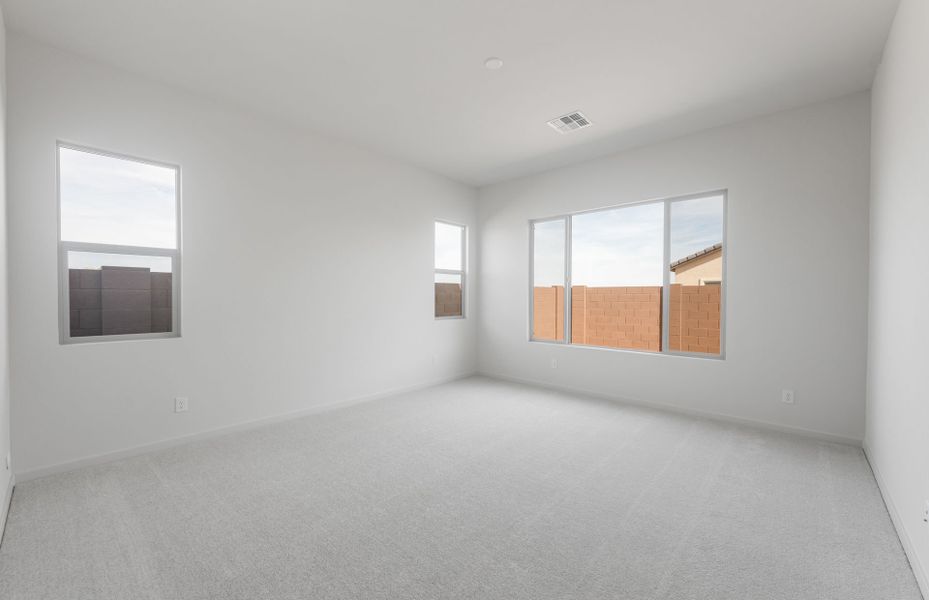 Spacious, unfurnished interior of a new home in Artisan at Asante, Surprise (Image 31).