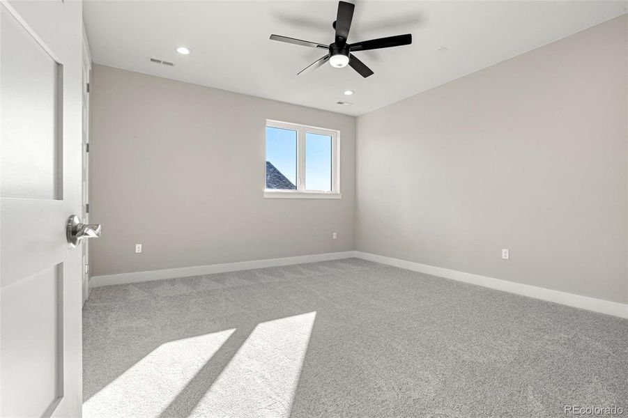 Spacious, unfurnished interior of a new home in , Hudson (Image 37).