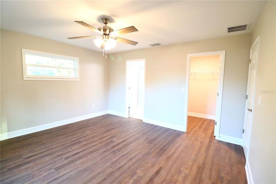 Spacious, unfurnished interior of a new home in , Summerfield (Image 23).