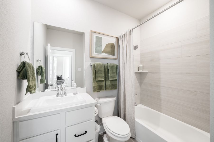 Representative furnished interior of a home built from the Whimbrel by Tri Pointe Homes in Jubilee 50′, Hockley (Image 28). Representative furnished interior of a home built from the Whimbrel by Tri Pointe Homes in Jubilee 50′, Hockley (Image 28).