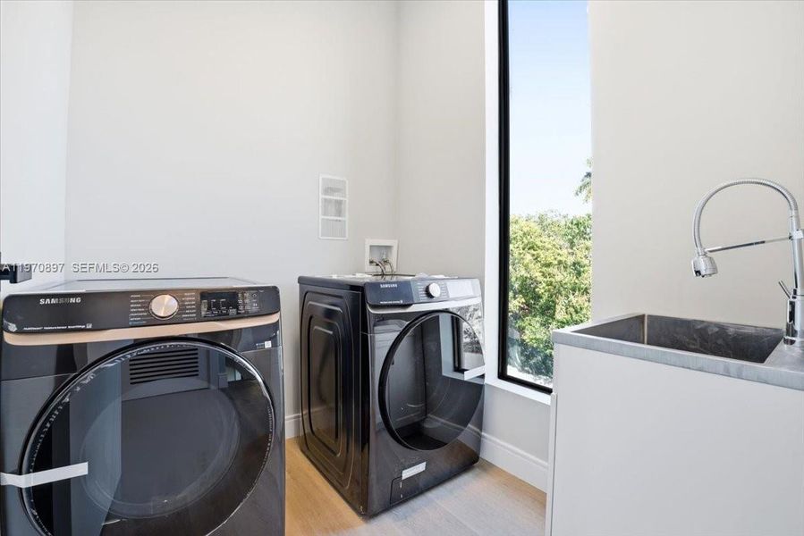 Image 28 of a home in . Image 28 of a home in .