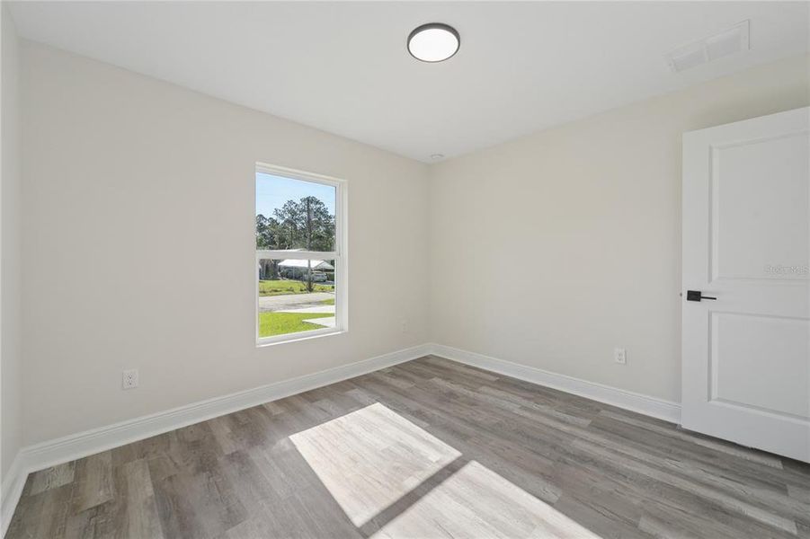 Spacious, unfurnished interior of a new home in , Deland (Image 27).