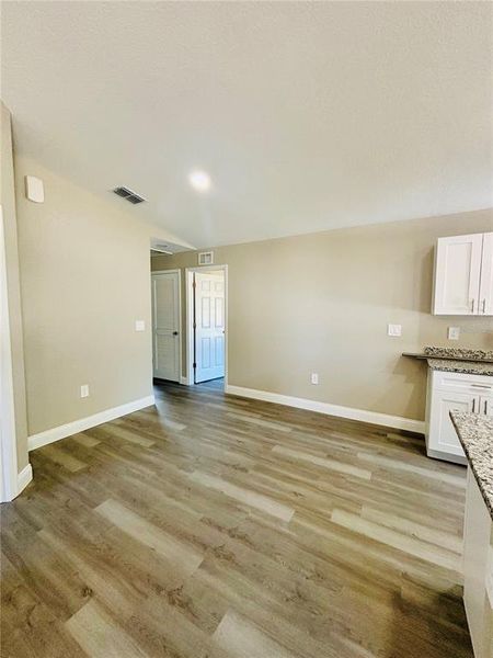 Spacious, unfurnished interior of a new home in , Fort Meade (Image 13).